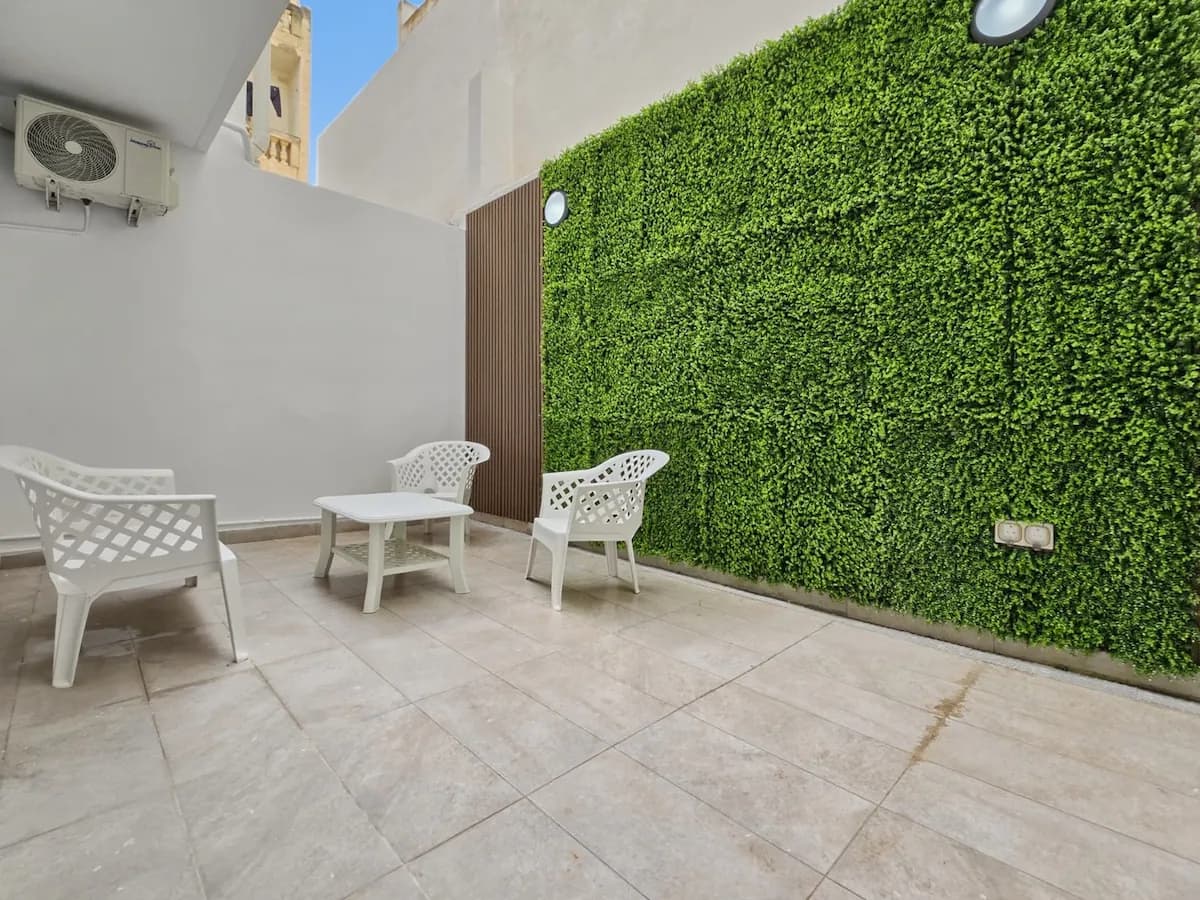 Saphhire 4 Family 2 BR Apartment with Yard - Photo 5